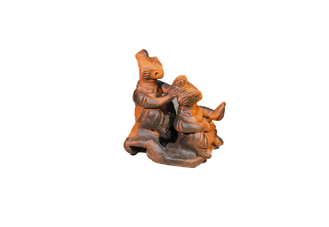 Handmade Terracotta Tepa Putul – Seated Couple Figurine