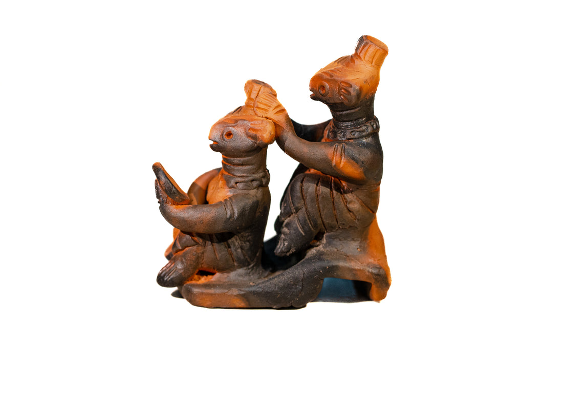 Handmade Terracotta Tepa Putul – Seated Couple Figurine